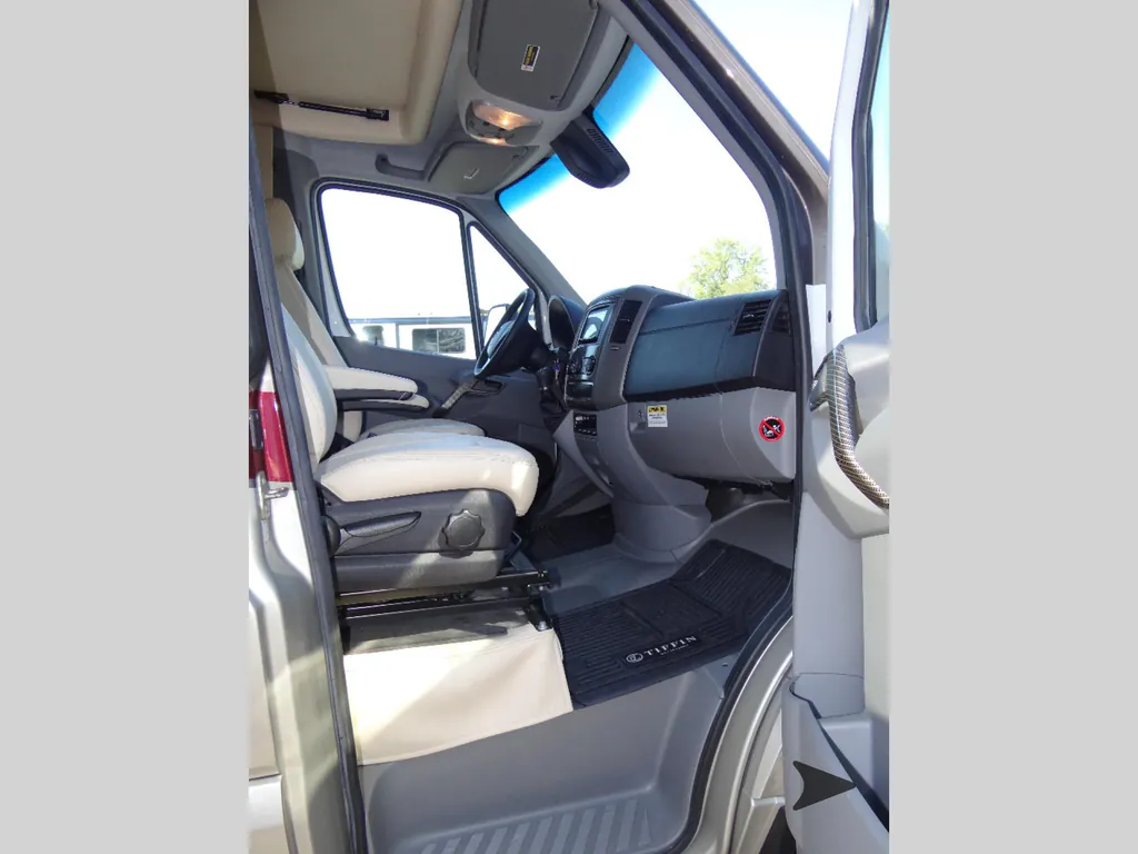 2019 Tiffin Wayfarer 24 FW, Photos photo 25