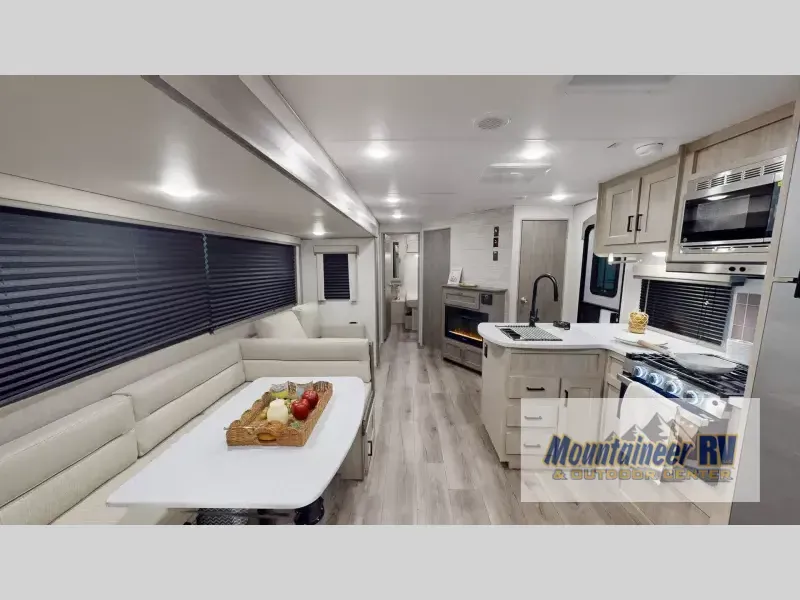 2026 Coachmen Catalina Legacy Edition 293TQBSCK - Photo 3