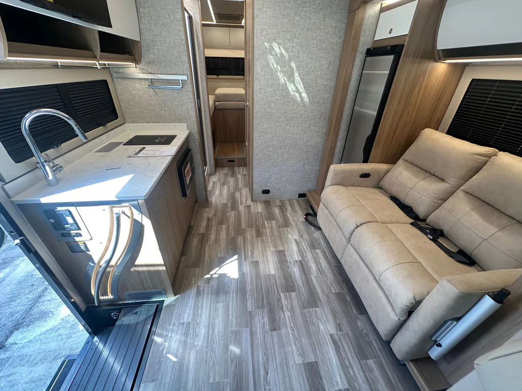 2026 Tiffin Wayfarer 25 XLW, Photos photo 33