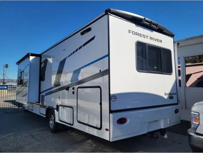2026 Forest River Sunseeker LE 3250DSLE - Photo 4