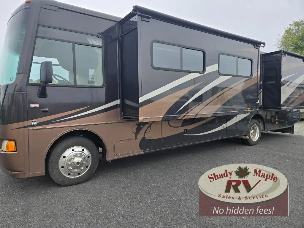 2013 Winnebago Vista 35B - Photo 2