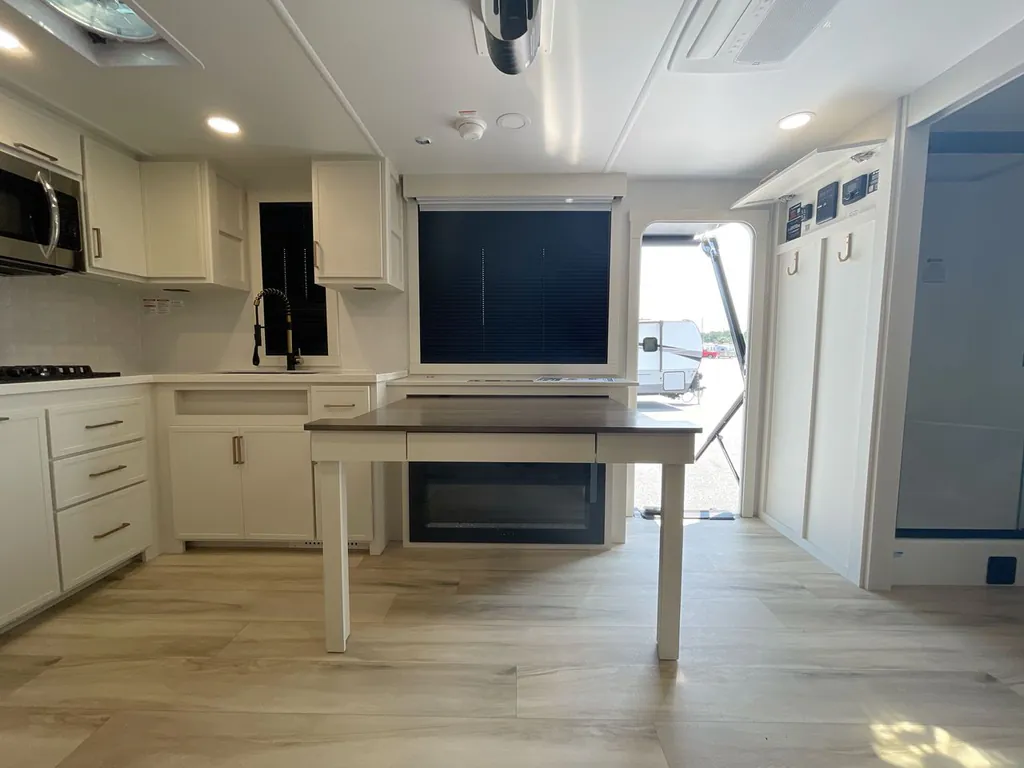 2026 Brinkley Model I 265, Photos photo 20