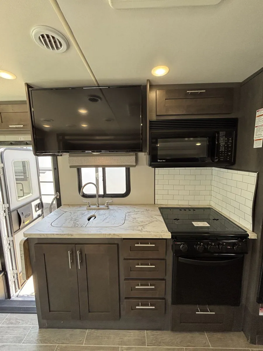 2022 Forest River Georgetown 3 Series GT3 33B3, Photos photo 11