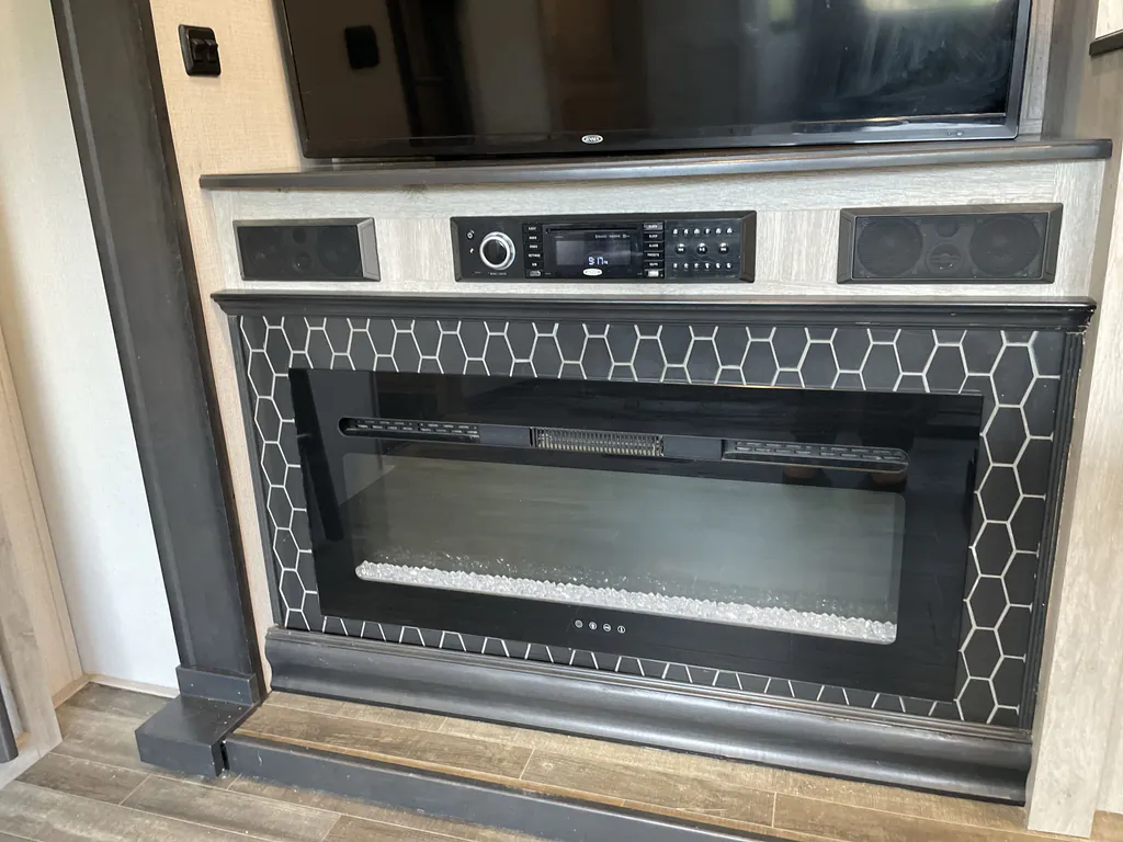 2022 Keystone Avalanche 390DS, Photos photo 24
