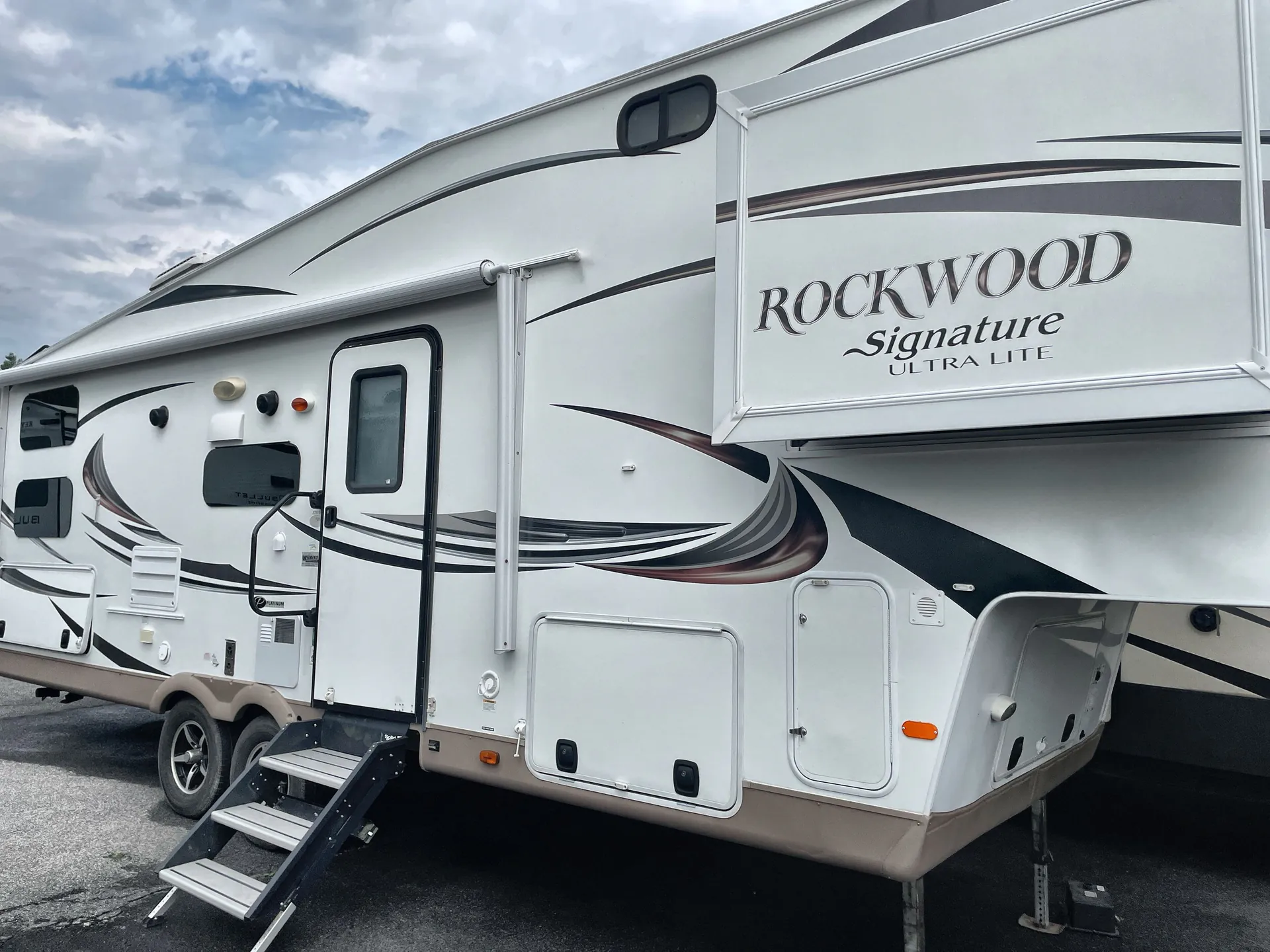 2016 Forest River Rockwood Signature Ultra Lite 8286WS - Main photo