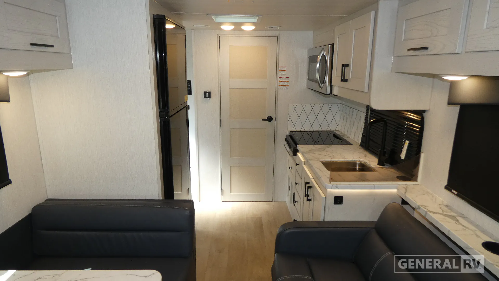 2024 Nexus Viper 23V - Photo 3