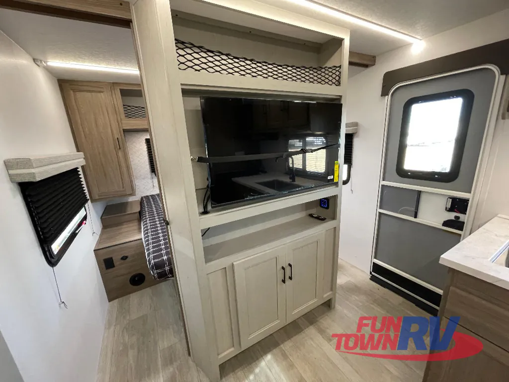 2026 Coachmen Freedom Express Select 29SE, Photos photo 21