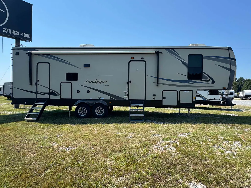 2021 Forest River Sandpiper 3330BH, Photos photo 9