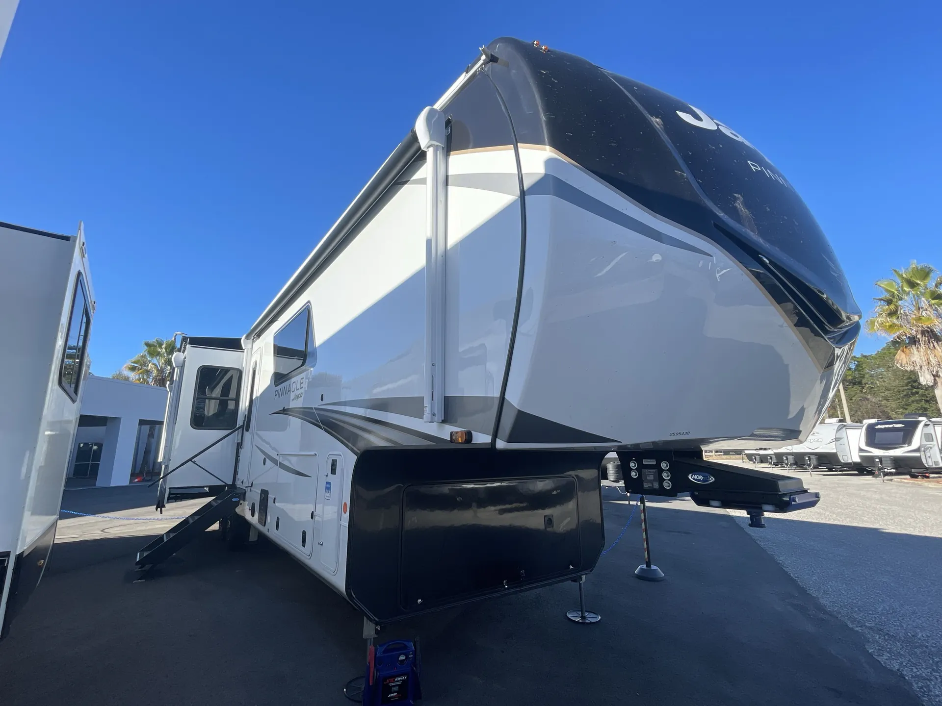 2026 Jayco Pinnacle 36FBTS - Photo 2