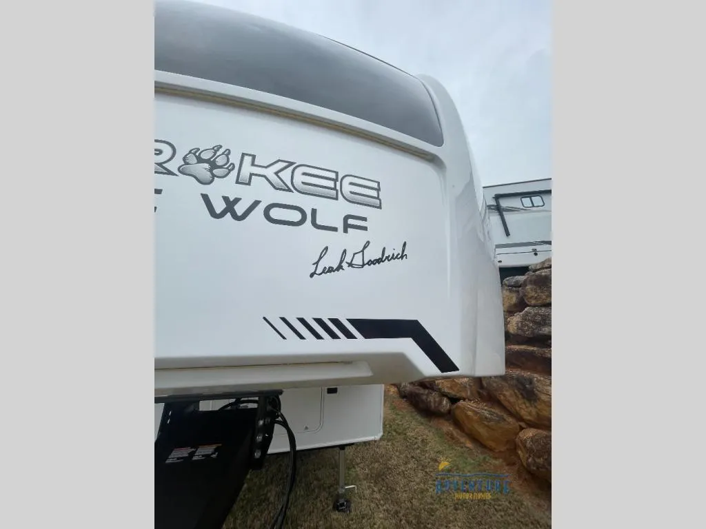 2026 Forest River Cherokee Arctic Wolf 38LEAHG - Photo 4