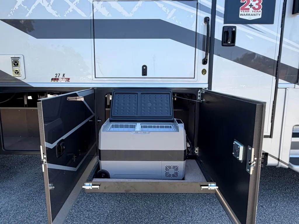 2027 Entegra Coach Accolade 37K, Photos photo 15