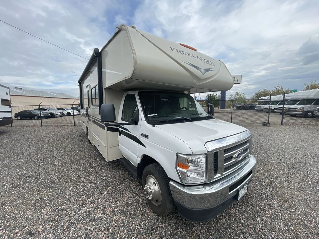 2022 Coachmen Leprechaun 260DS - Ford 450 - Photo 2