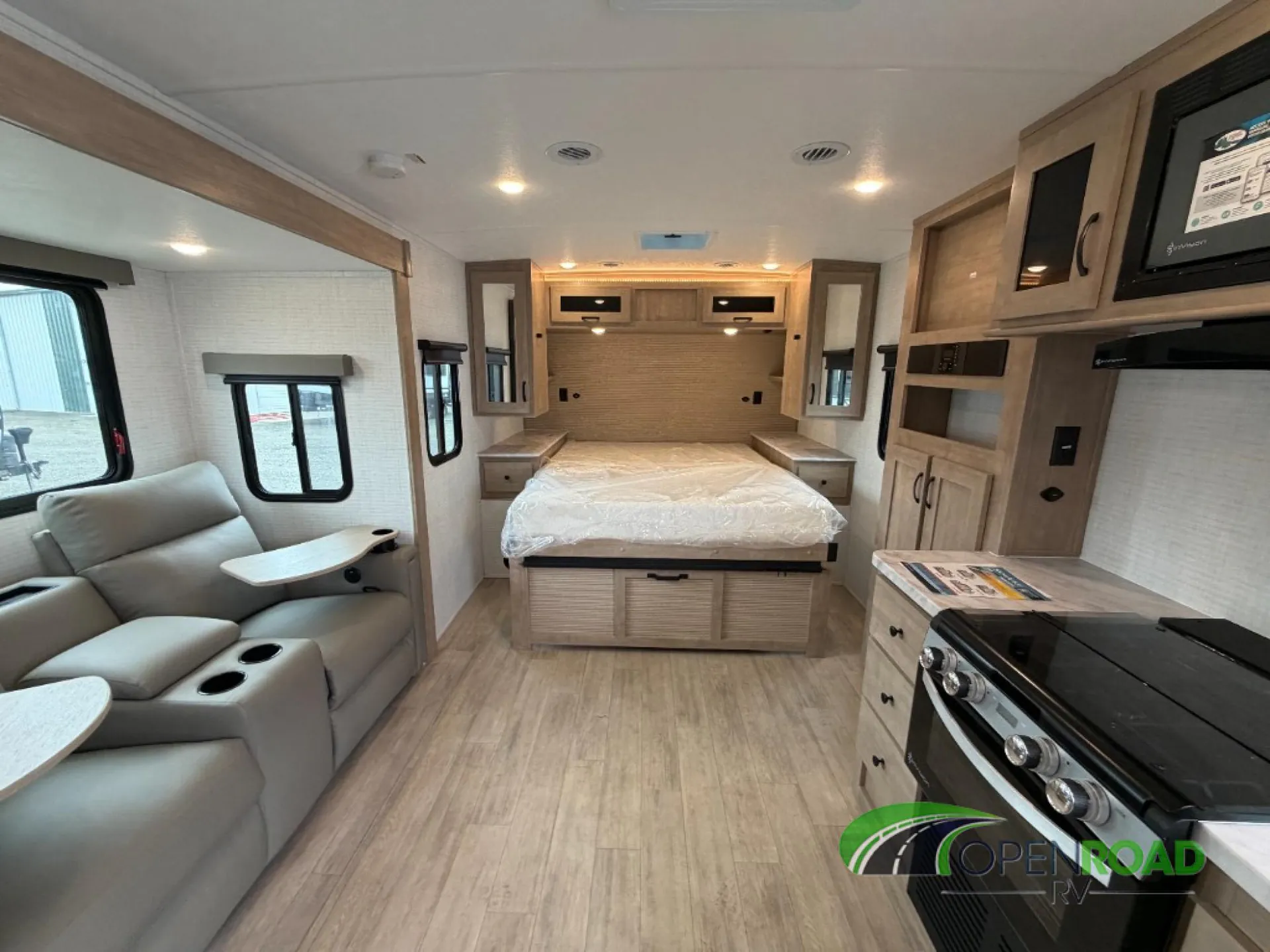 2025 Palomino Solaire Ultra-Lite 2080RBS - Photo 4