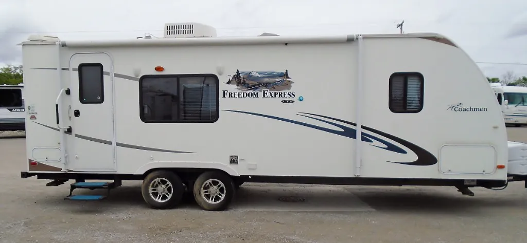 2011 Coachmen Freedom Express LTZ 246RKS - Photo 3