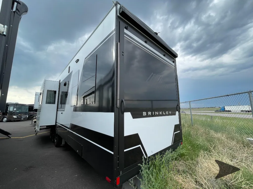 2026 Brinkley Model G 4100, Photos photo 5