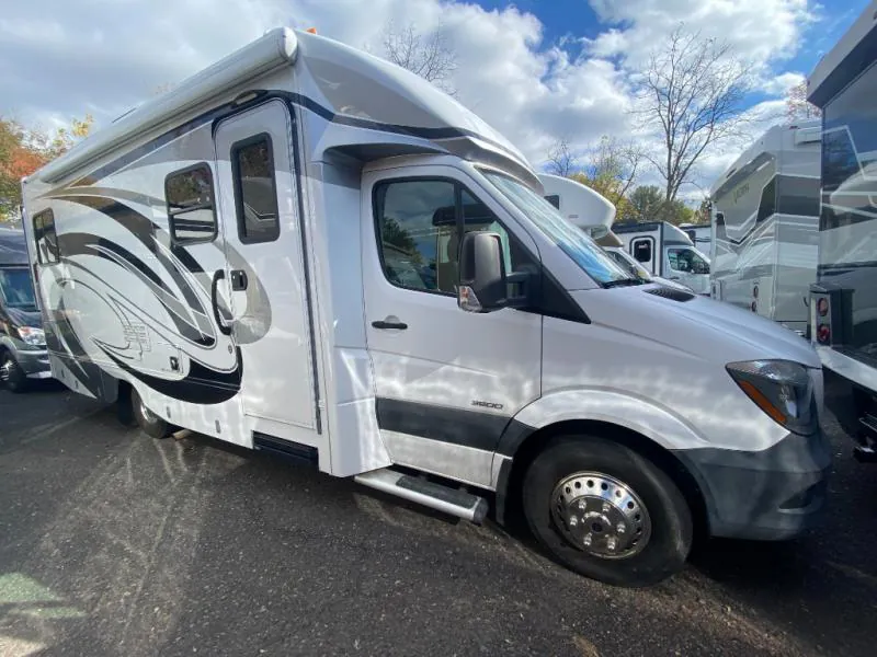 2016 Renegade RV Villagio 25QRS dealer photo 1 from Fretz RV