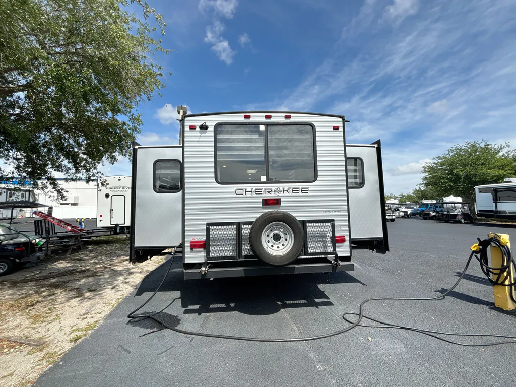 2022 Forest River Cherokee 306MM, Photos photo 8