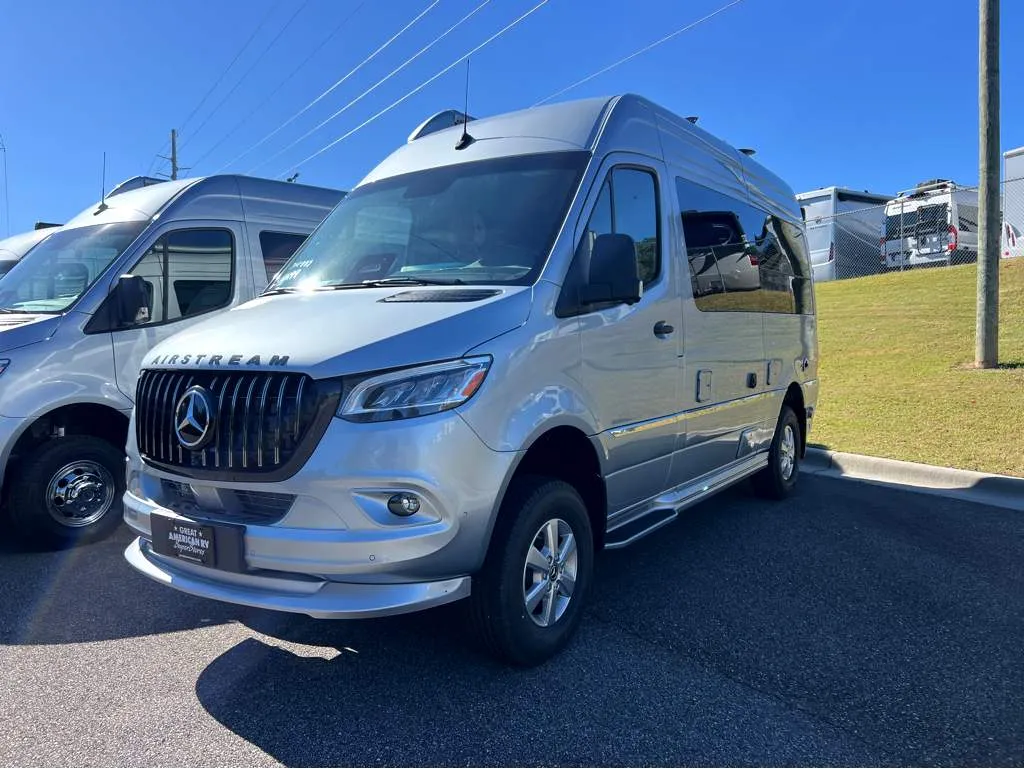 2026 Airstream Interstate 19GT - Photo 3