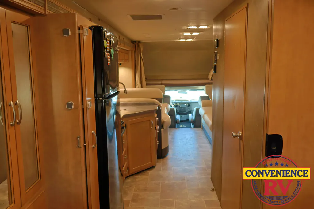 2015 Thor Motor Coach Four Winds 33SW, Photos photo 12