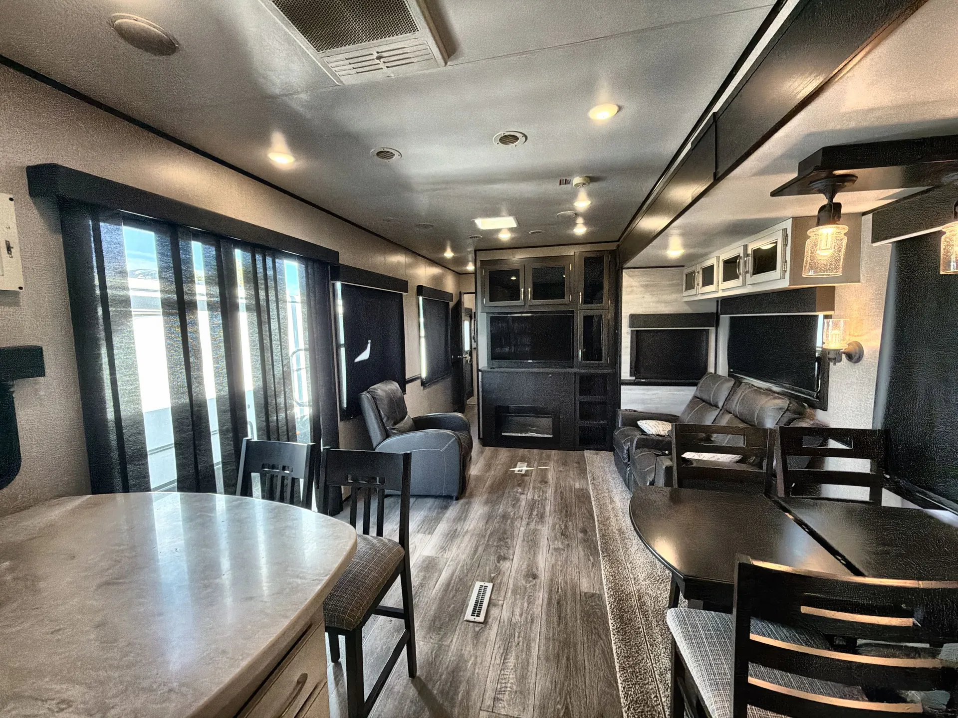 2021 Jayco Jay Flight Bungalow 40FKDS — living area main