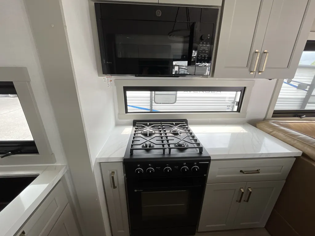 2025 brinkley Model G 3950, Photos photo 7