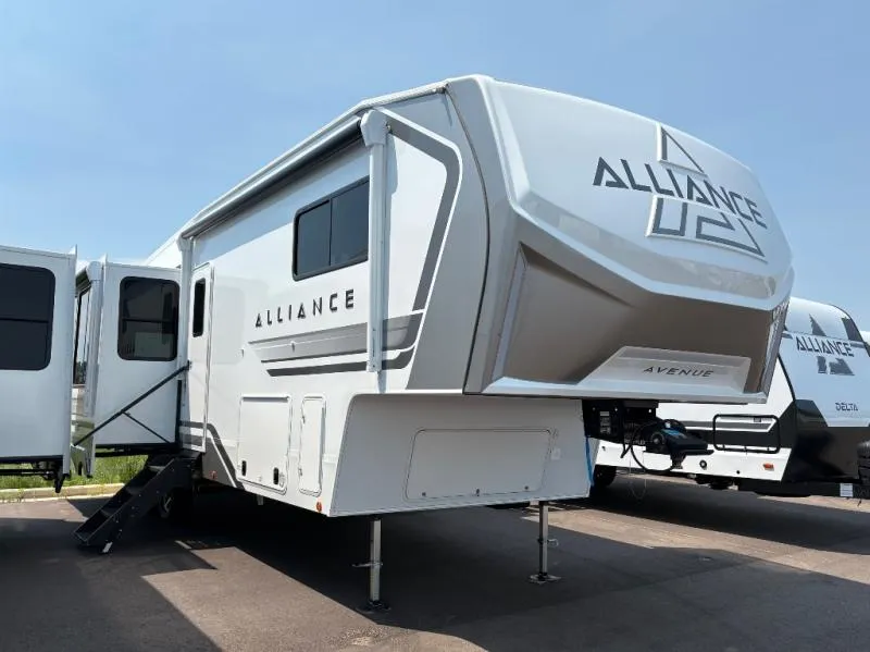 2027 Alliance RV Avenue 32RLS - Photo 2