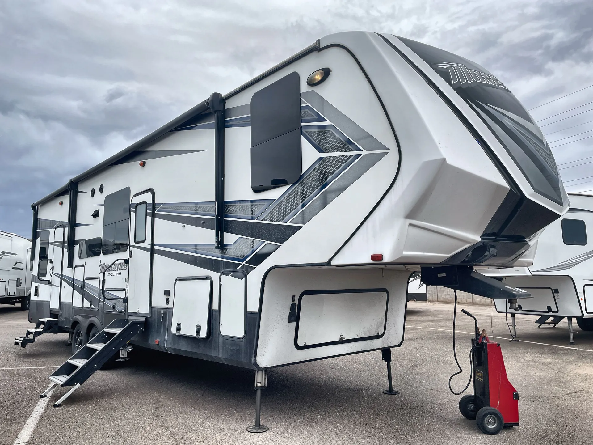 2018 Grand Design Momentum M-Class 354M - Photo 2