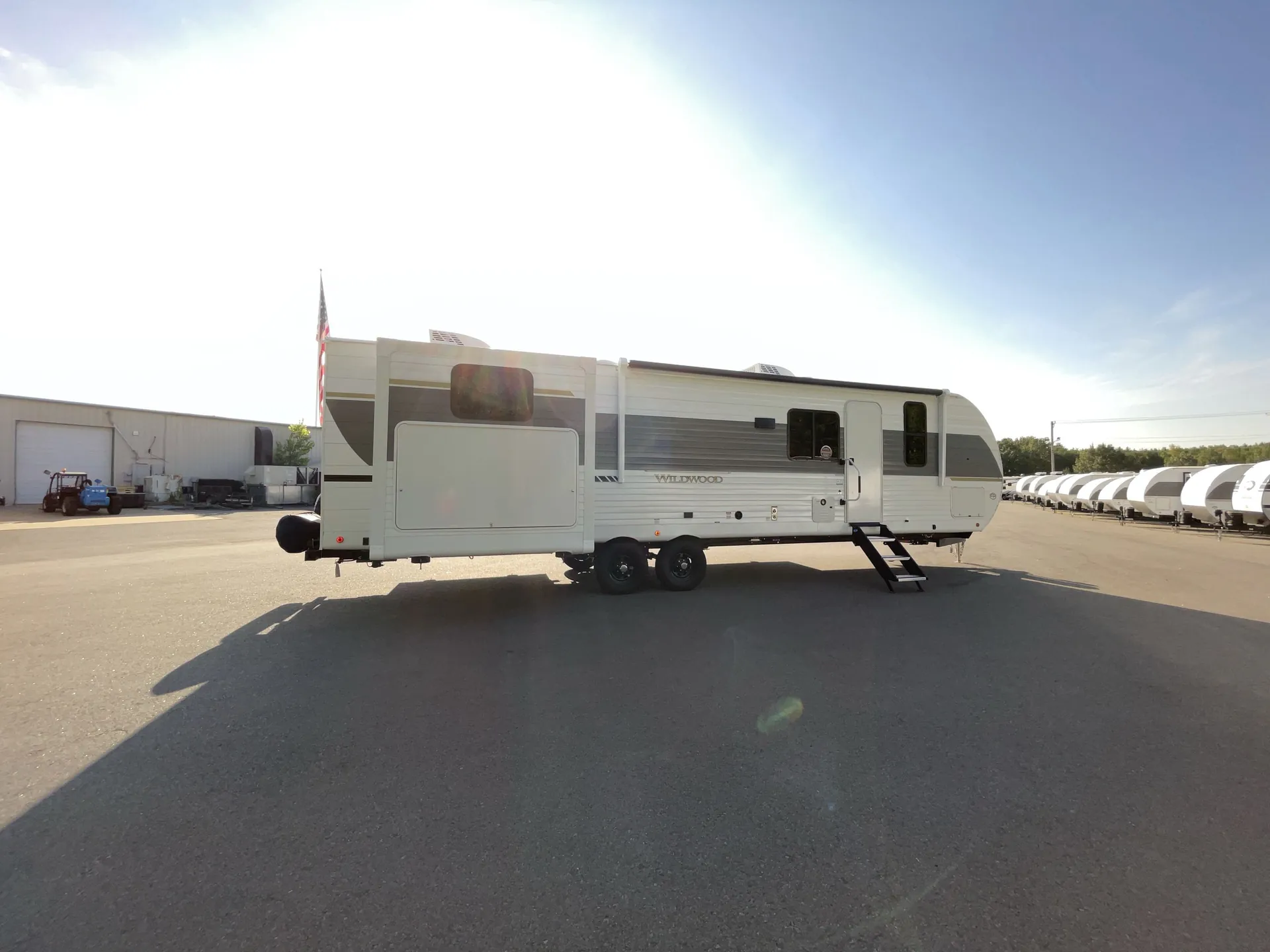 2027 Forest River Wildwood 31KQBTS — off campside