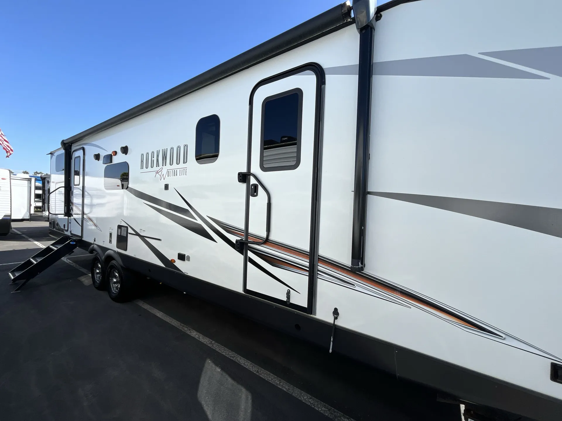 2022 Forest River Rockwood Ultra Lite 2911BS — campside