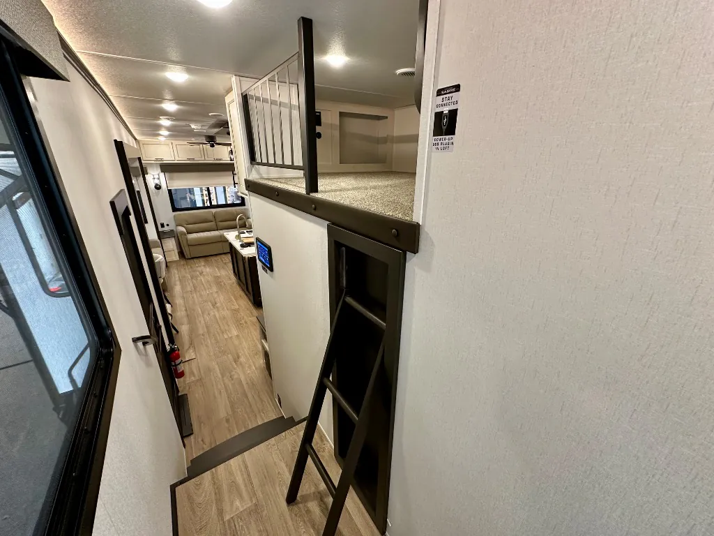 2027 Forest River Sabre 36FLX, Photos photo 27
