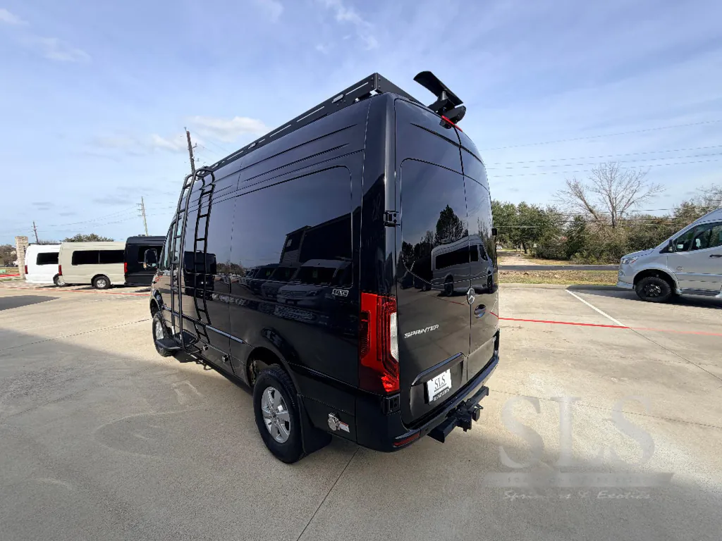 2026 Midwest Automotive Designs Luxe Cruiser D4, Photos photo 8