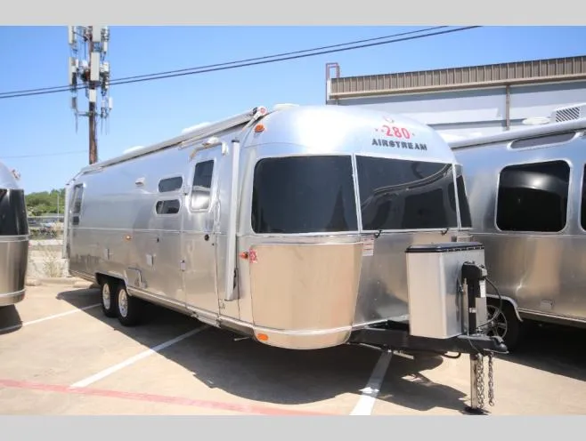 2022 Airstream Globetrotter 30RB - Photo 4