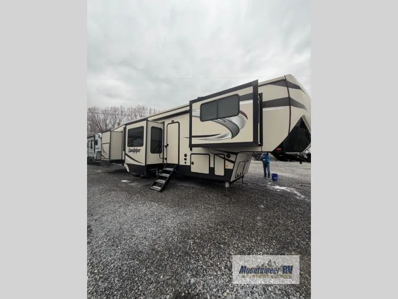 2019 Forest River Sandpiper 379FLOK - Photo 2