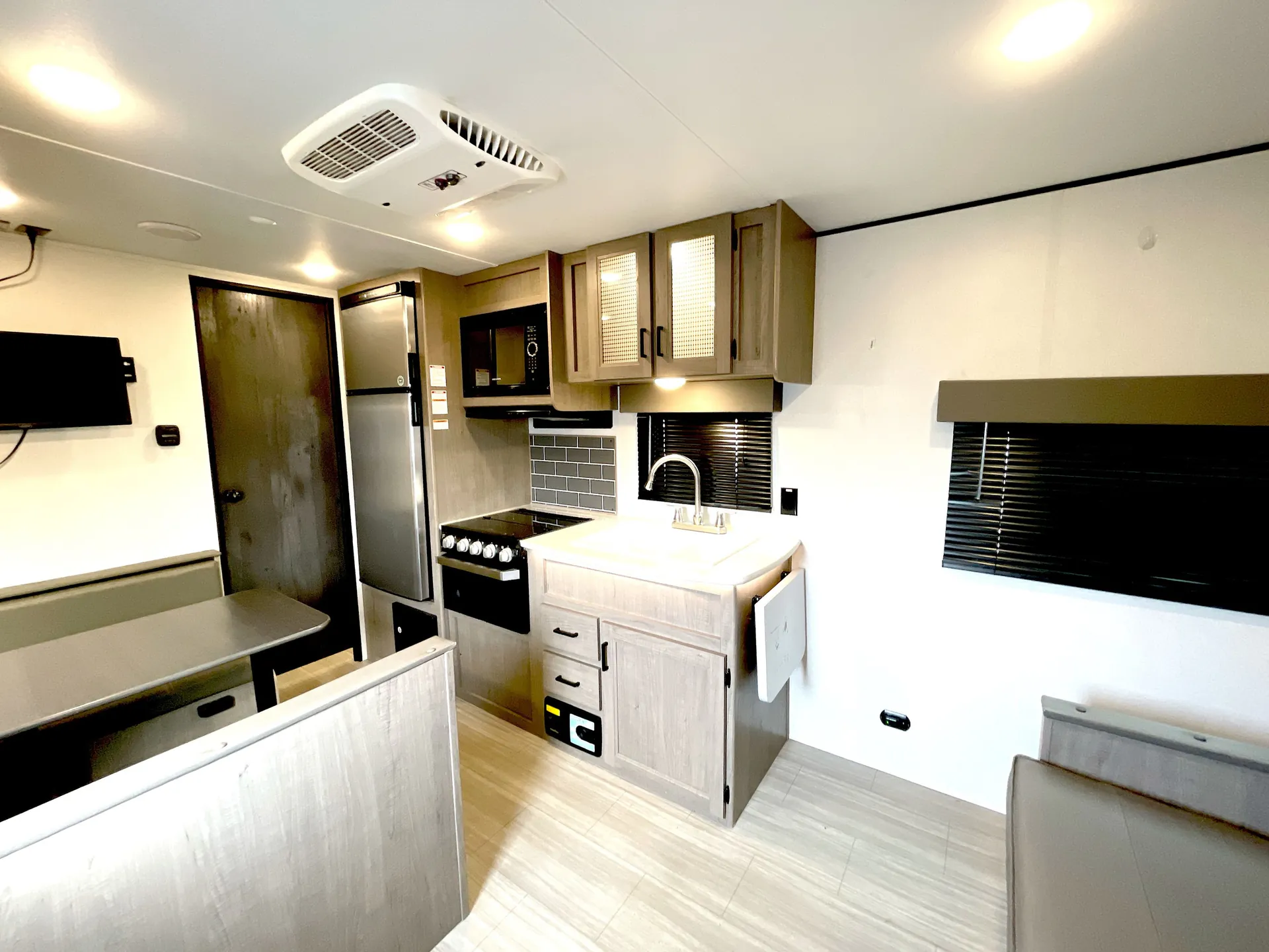 2021 Keystone Hideout 192RB — living area main