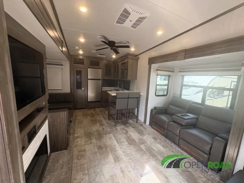 2022 Forest River Rockwood Signature Ultra Lite 8291RK - Photo 3