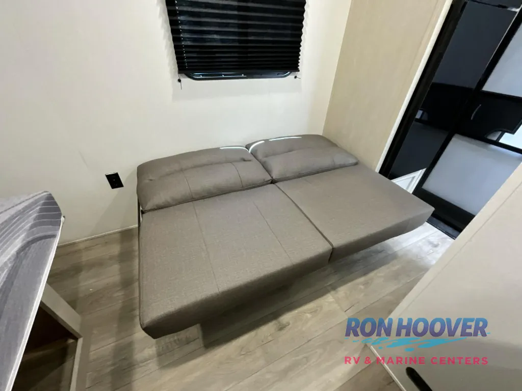2026 Shasta Compact 17DB, Photos photo 15