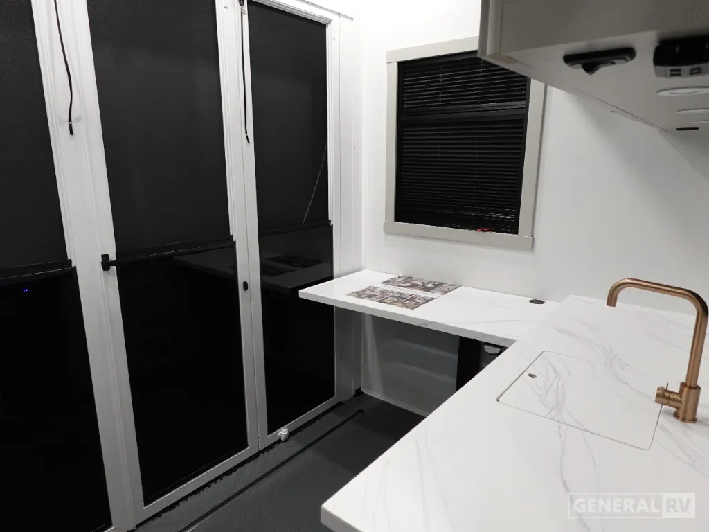2025 Brinkley Model G 3250, Photos photo 30