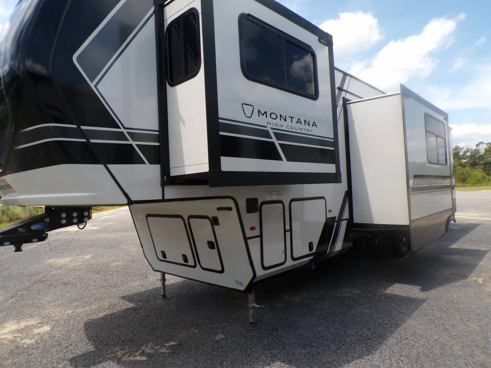 2026 Keystone Montana High Country 377FL - Photo 4