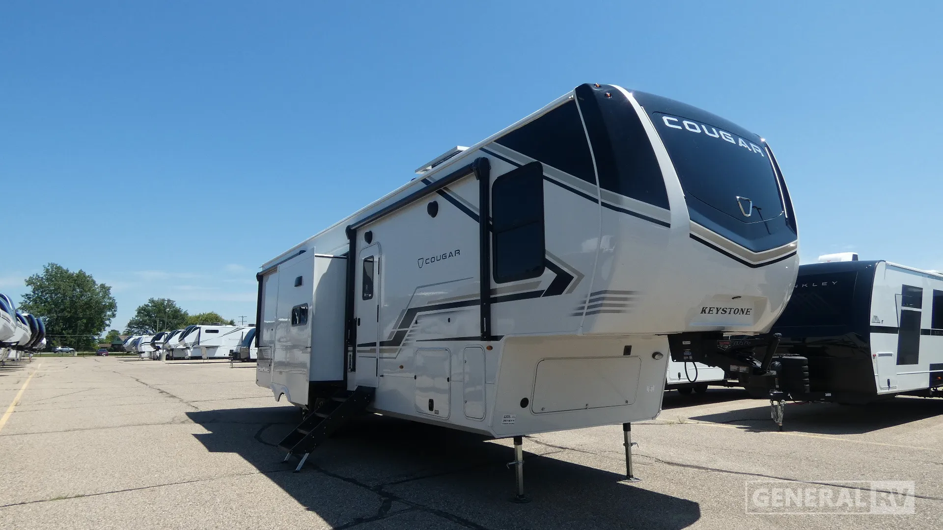 2027 Keystone Cougar 364BHL - Photo 2
