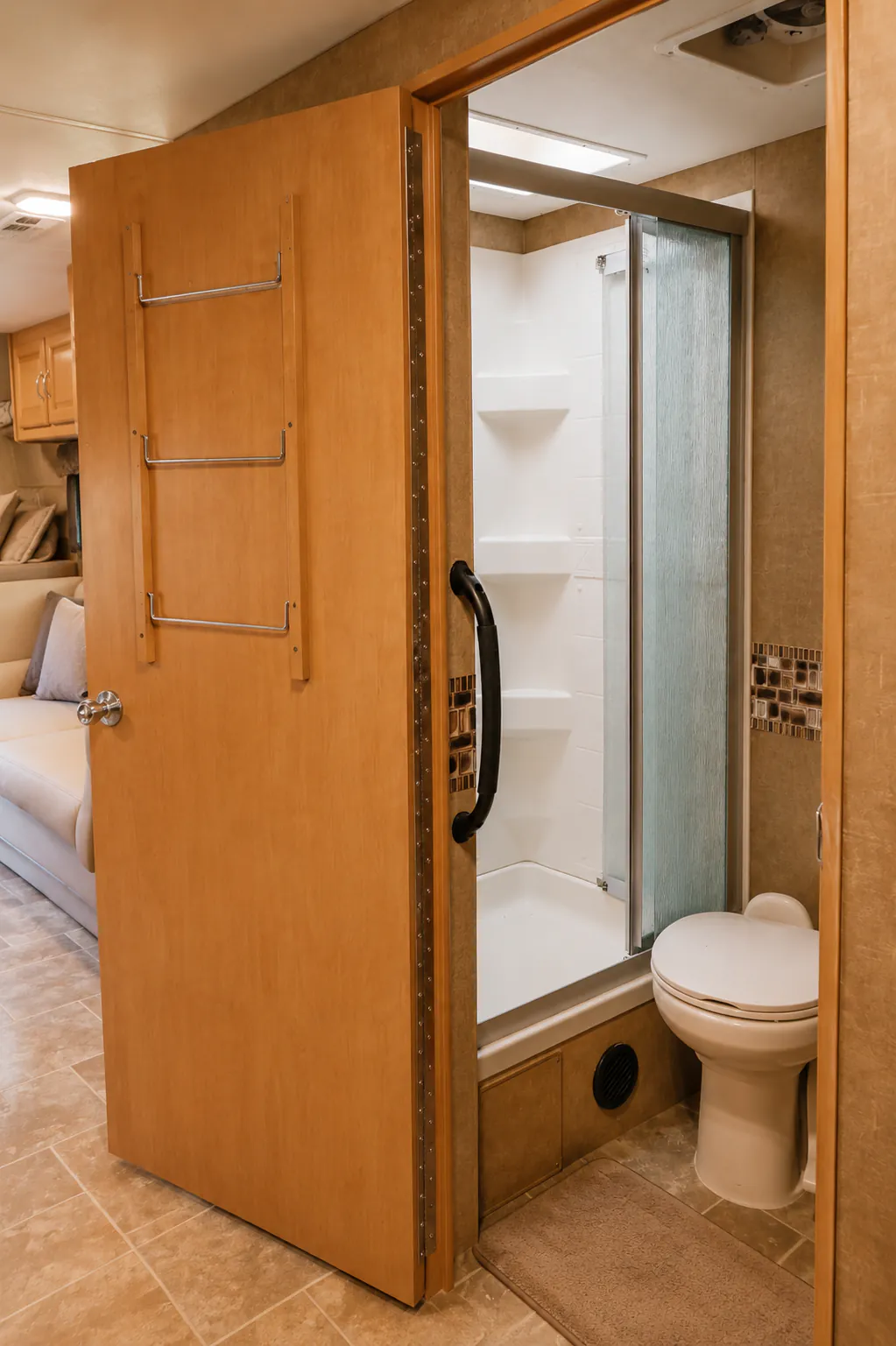 2015 Thor Motor Coach Four Winds 33SW, Photos photo 32
