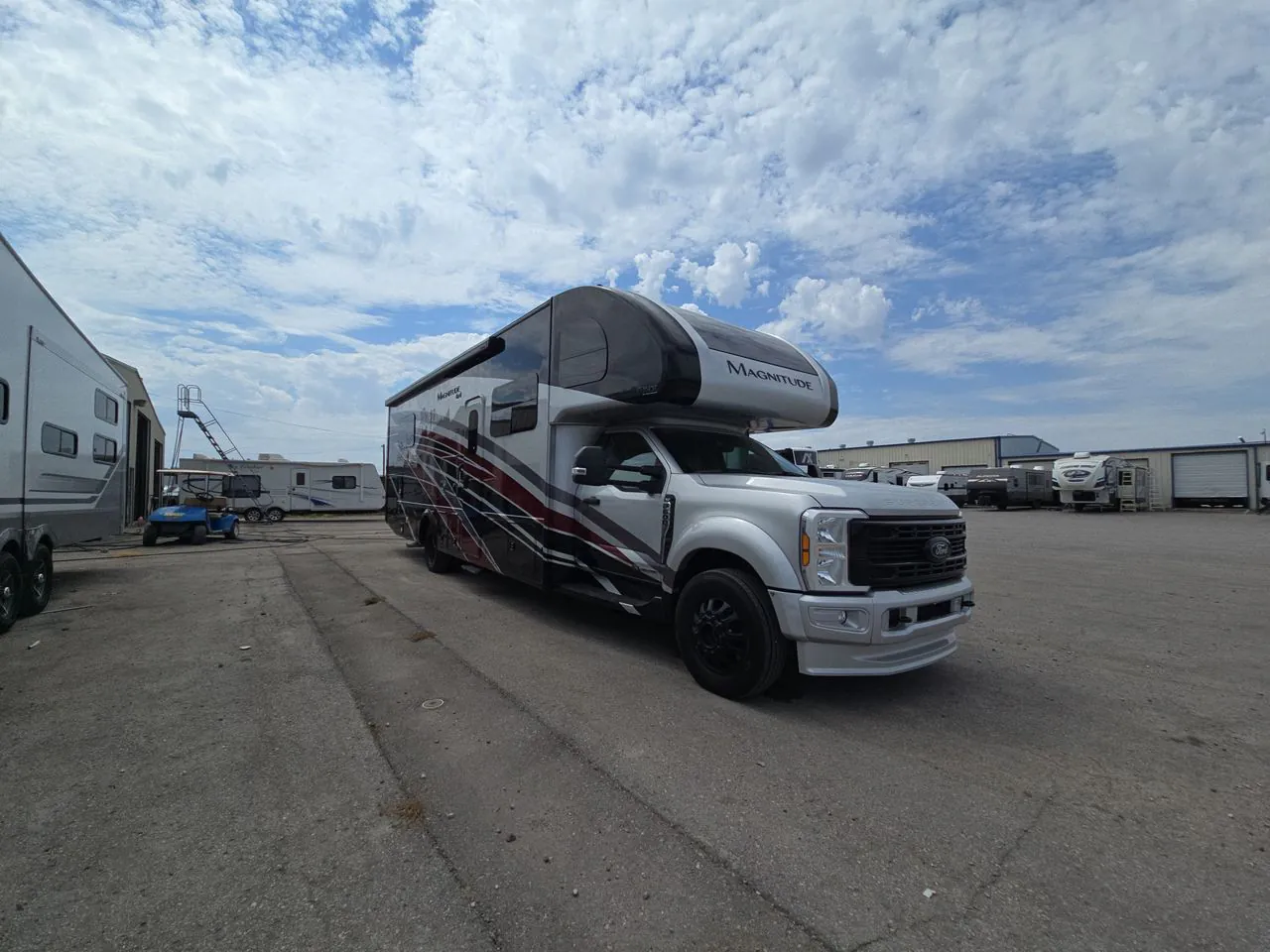 2025 Thor Motor Coach Magnitude Super C LV35 - Photo 2
