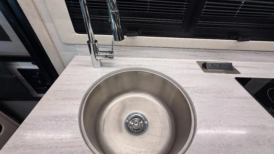 2027 Tiffin Wayfarer 25 PW, Photos photo 23