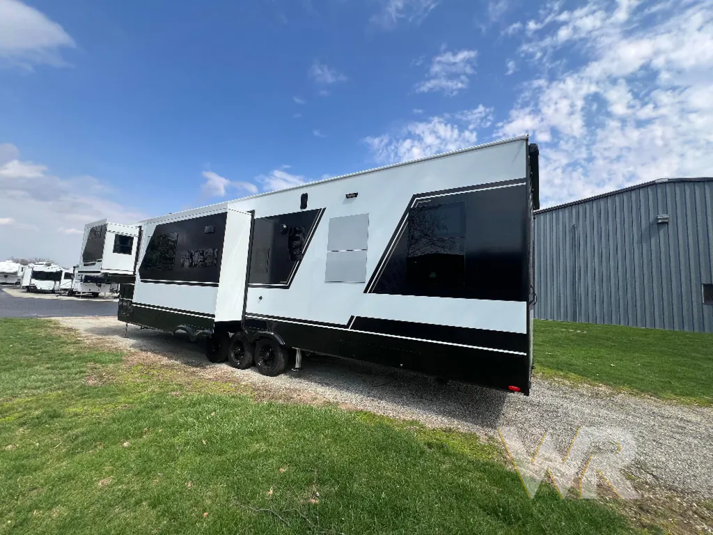 2026 Brinkley Model G 3950, Photos photo 7