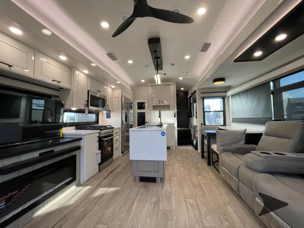 2027 Jayco Pinnacle 32RLTS, Photos photo 5