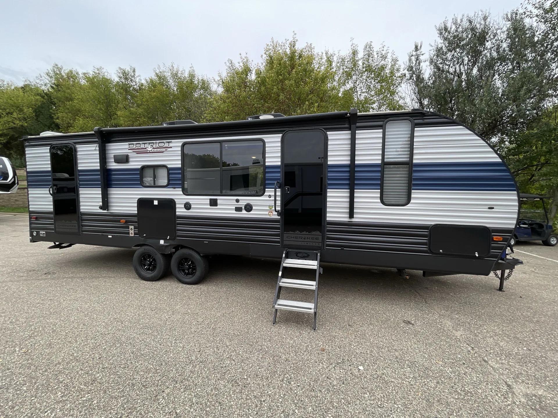 2021 Forest River Cherokee 274BRB — campside