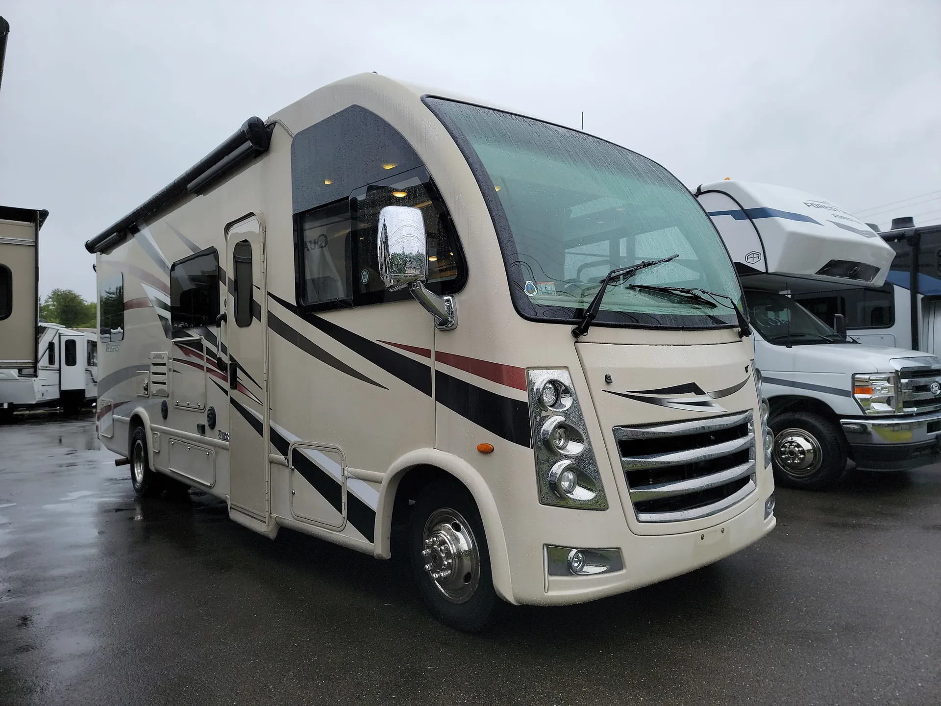 2017 Thor Motor Coach Vegas 252 - Photo 2