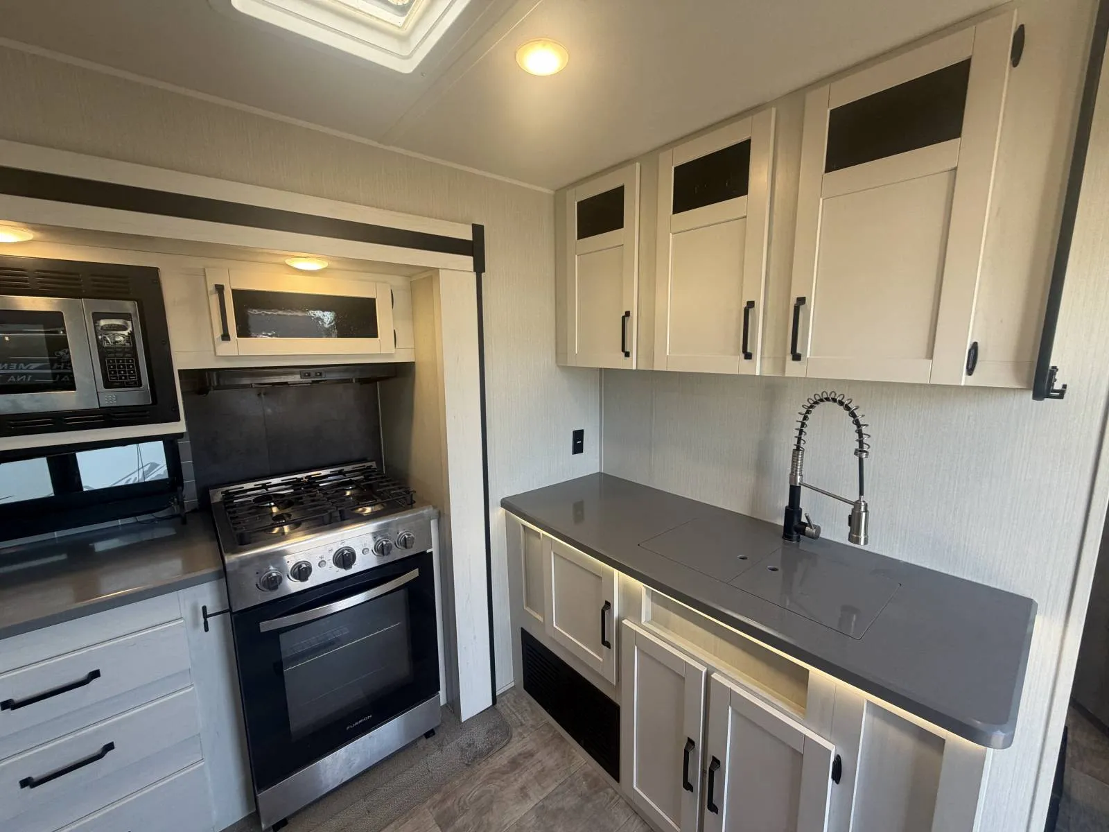 2025 Forest River Puma Vista 38DEN — Photo 5