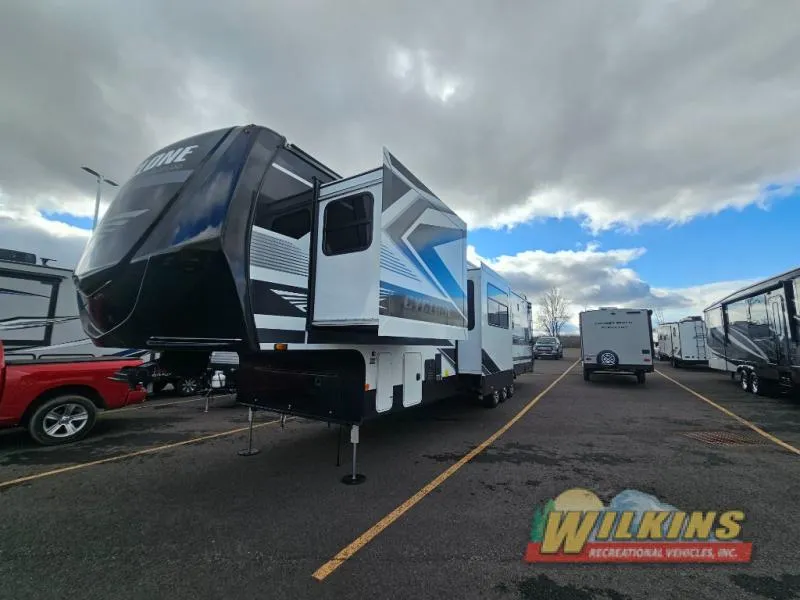 2026 Heartland Cyclone 3913 - Photo 4