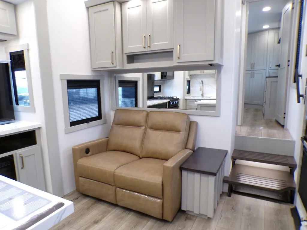 2026 Brinkley Model G 3520, Photos photo 22