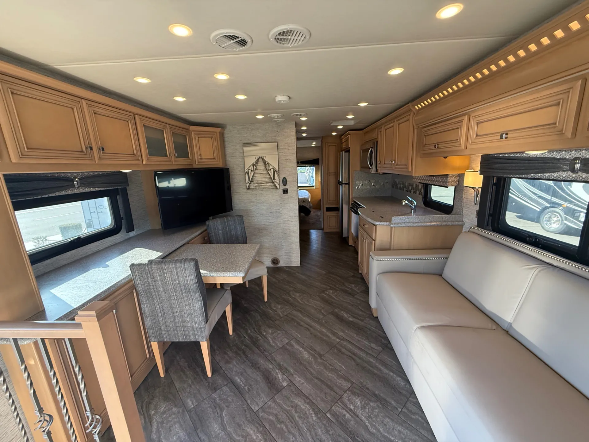 2019 Newmar Bay Star 3226 - Photo 4
